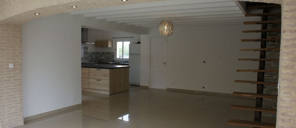 Maison 7 pièces de 148 m² à Saint-Yzan-de-Soudiac (33920)