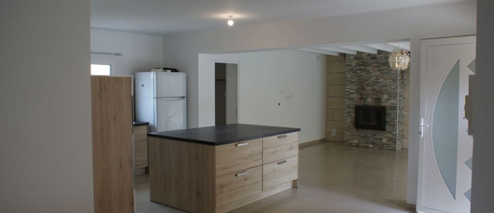 Maison 7 pièces de 148 m² à Saint-Yzan-de-Soudiac (33920)