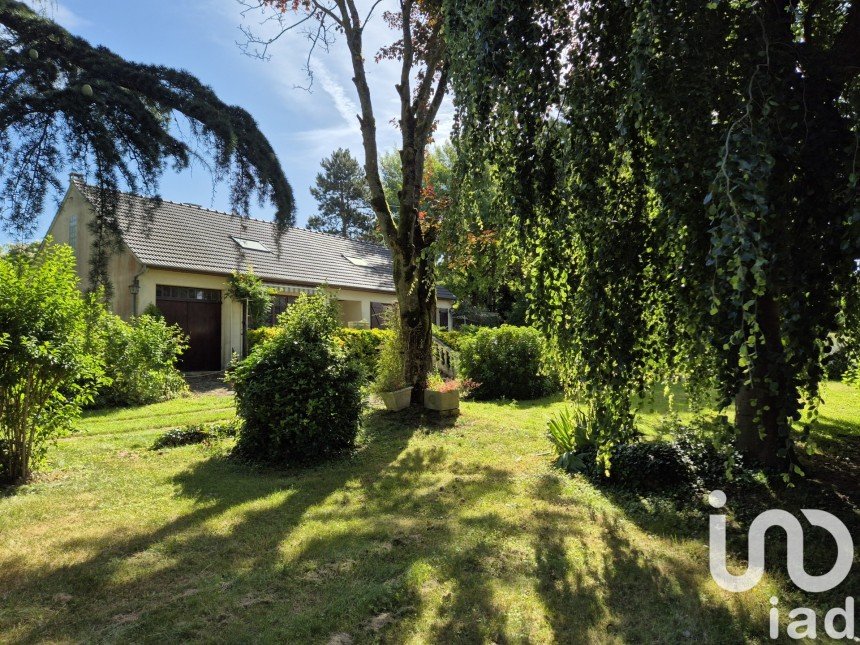 Maison traditionnelle 6 pièces de 200 m² à Courpalay (77540)