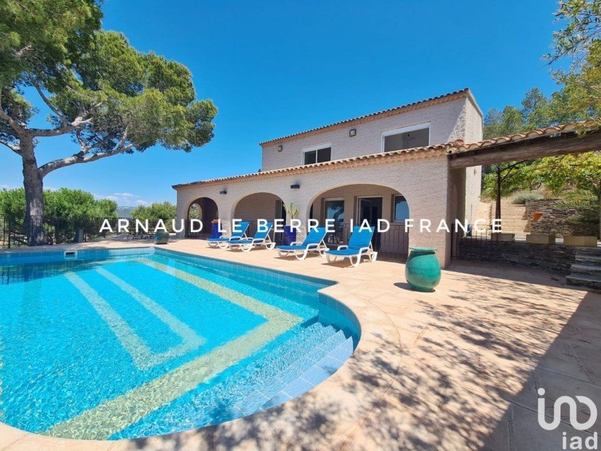 House 6 rooms of 204 m² in Six-Fours-les-Plages (83140)