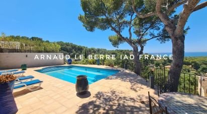 House 6 rooms of 204 m² in Six-Fours-les-Plages (83140)