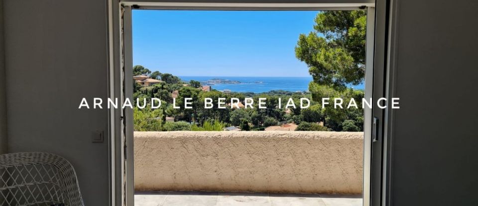 House 6 rooms of 204 m² in Six-Fours-les-Plages (83140)