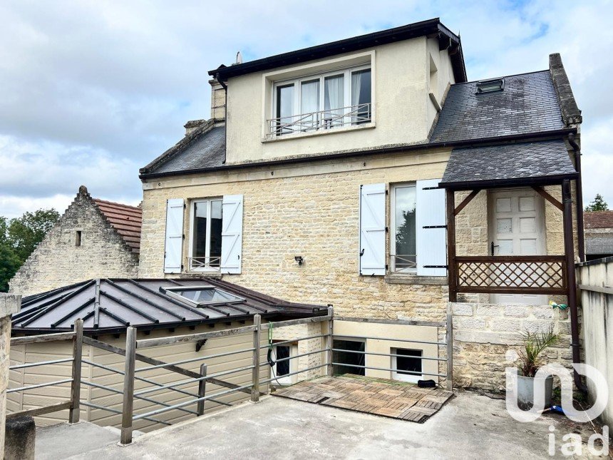 Village house 5 rooms of 106 m² in Fontaine-Henry (14610)