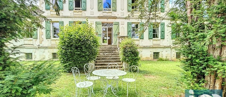 Domaine 22 pièces de 645 m² à Fleurance (32500)