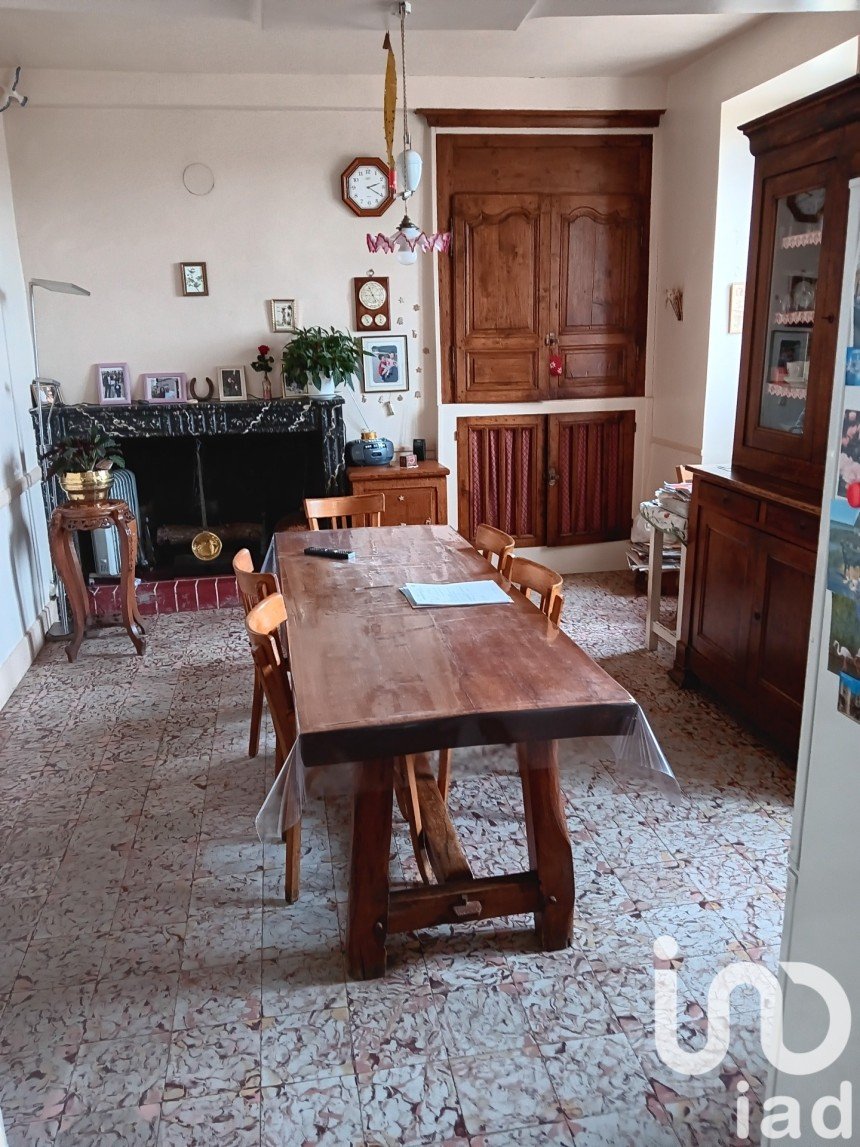 Village house 6 rooms of 123 m² in Sainte-Colombe (89440)