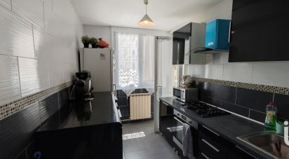 Appartement 5 pièces de 93 m² à Nîmes (30900)