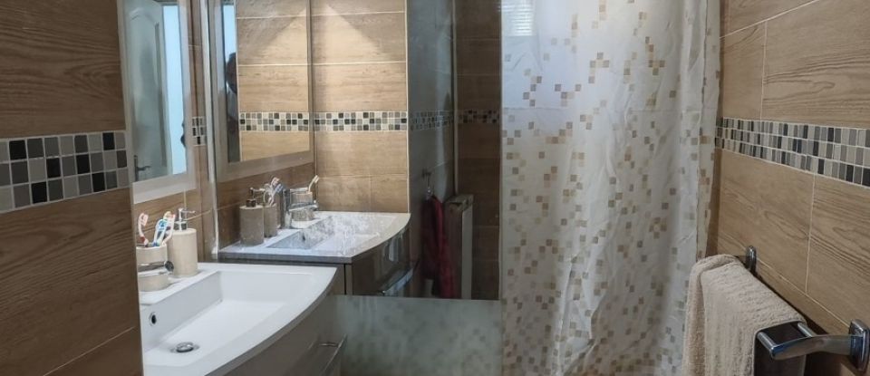 Appartement 5 pièces de 93 m² à Nîmes (30900)