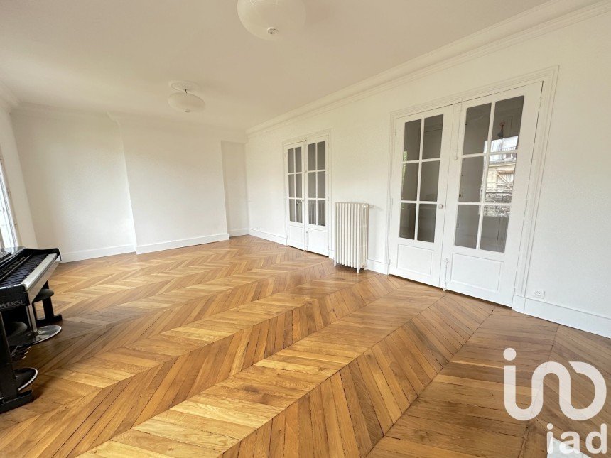 Apartment 5 rooms of 110 m² in Paris (75019)