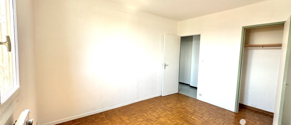 Apartment 3 rooms of 72 m² in Saint-Raphaël (83700)