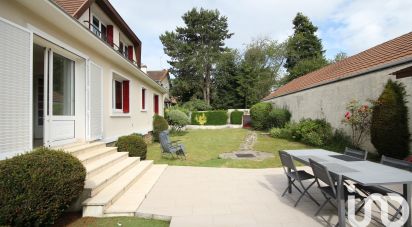 Maison 7 pièces de 189 m² à Villepreux (78450)
