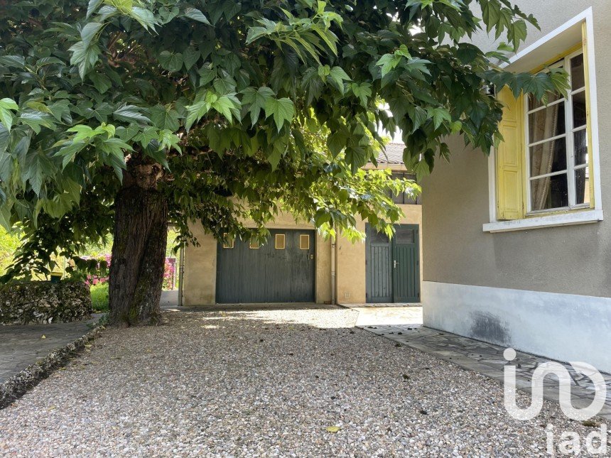 Townhouse 7 rooms of 123 m² in Lalinde (24150)