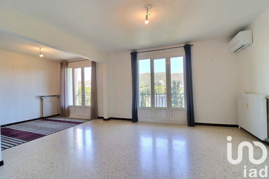 Apartment 3 rooms of 70 m² in Marseille (13011)