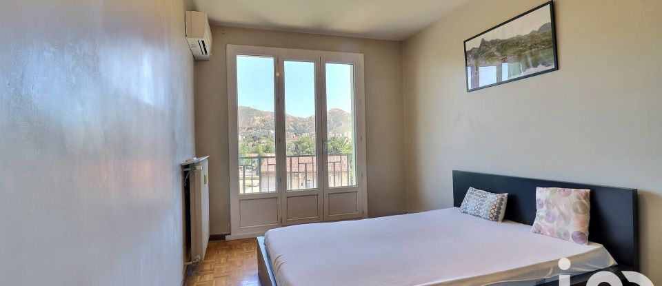 Apartment 3 rooms of 70 m² in Marseille (13011)