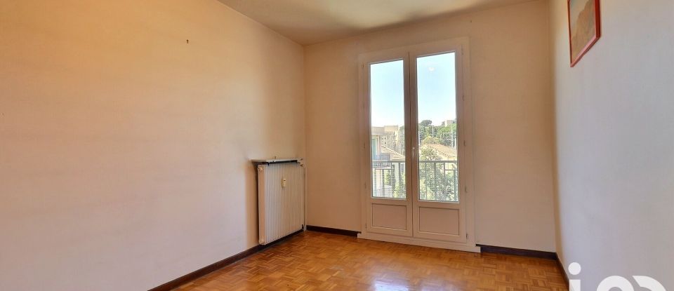 Apartment 3 rooms of 70 m² in Marseille (13011)