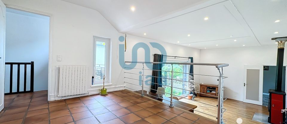 Maison 6 pièces de 256 m² à Rocroi (08230)