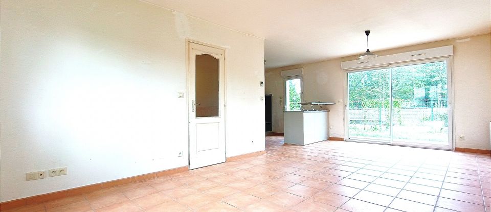 House 4 rooms of 70 m² in Auchel (62260)