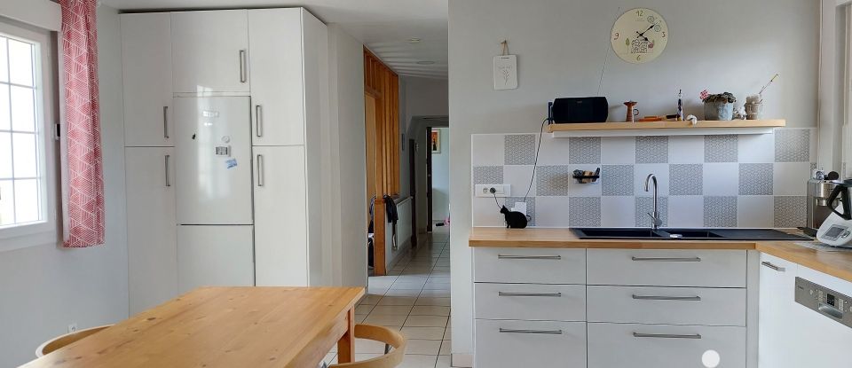 Maison 9 pièces de 196 m² à Beauvais (60000)