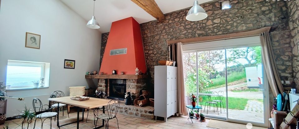 Farm 9 rooms of 326 m² in Saint-Appolinard (42520)