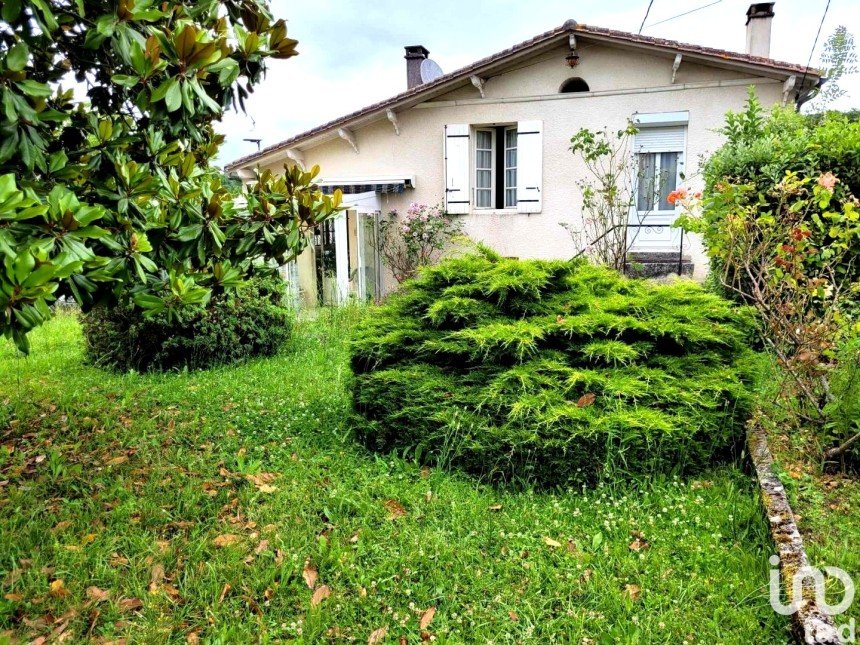 House 7 rooms of 142 m² in Mirambeau (17150)