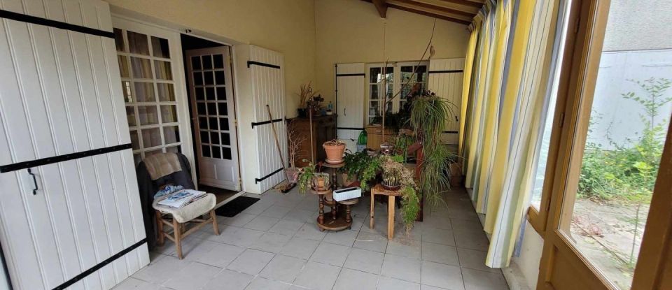 House 7 rooms of 142 m² in Mirambeau (17150)