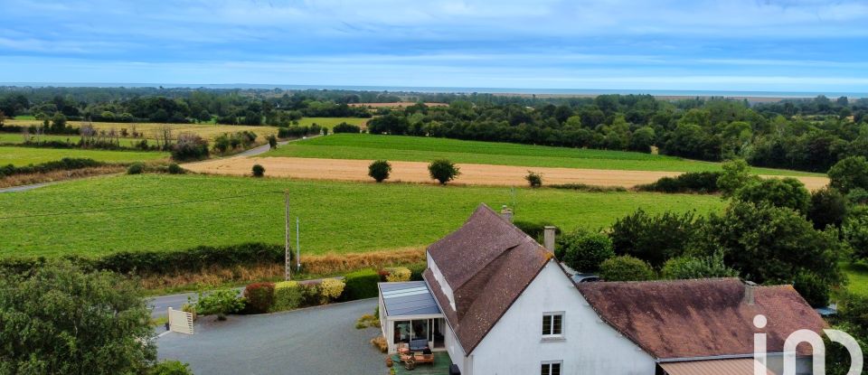 Maison traditionnelle 9 pièces de 210 m² à Bréhal (50290)