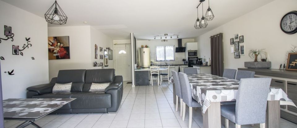 Maison 4 pièces de 85 m² à Retiers (35240)