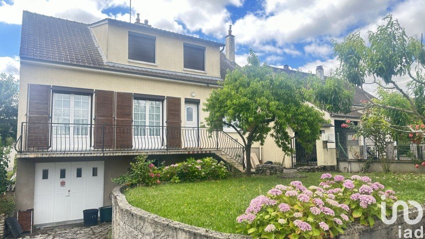 Maison 5 pièces de 125 m² à Château-Landon (77570)