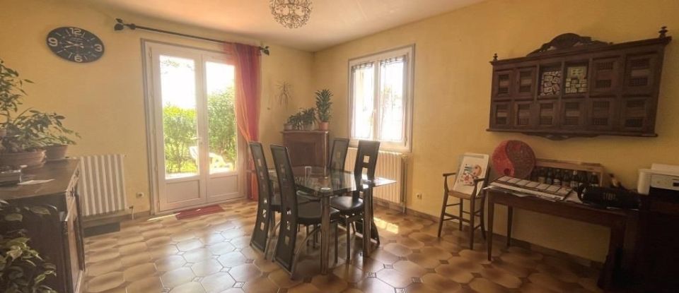 Maison 8 pièces de 230 m² à Champagnac-de-Belair (24530)