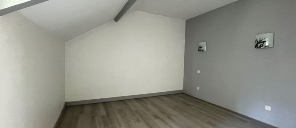 Maison 8 pièces de 230 m² à Champagnac-de-Belair (24530)