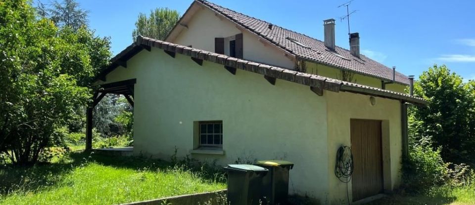 Maison 8 pièces de 230 m² à Champagnac-de-Belair (24530)