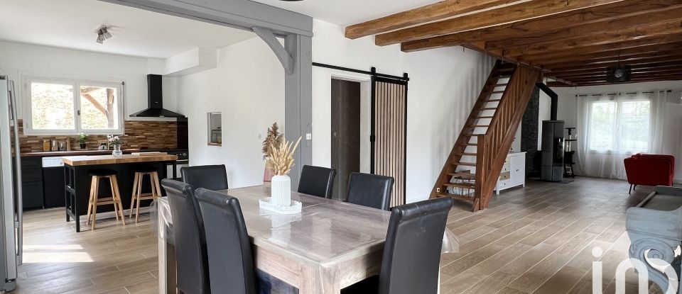 Maison traditionnelle 8 pièces de 190 m² à Amboise (37400)