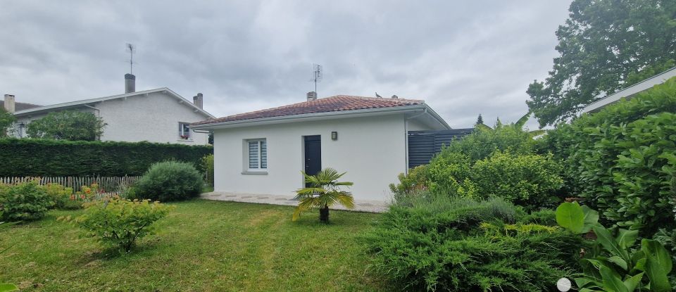 Building in Blanquefort (33290) of 212 m²