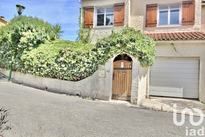 Maison 5 pièces de 110 m² à La Penne-sur-Huveaune (13821)