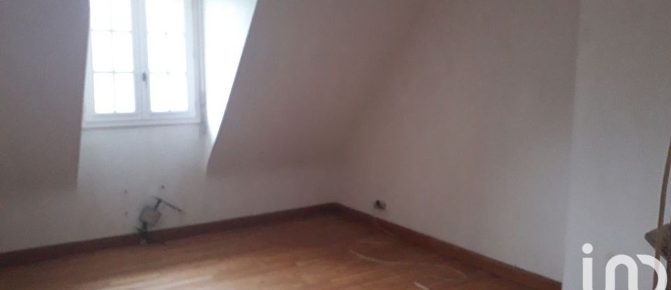 House 8 rooms of 135 m² in Ploulec'h (22300)