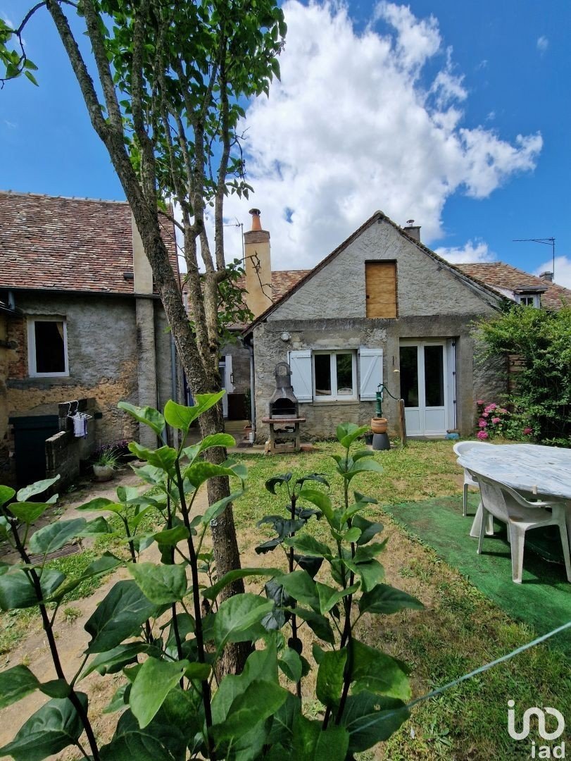 Maison traditionnelle 5 pièces de 102 m² à Prévelles (72110)