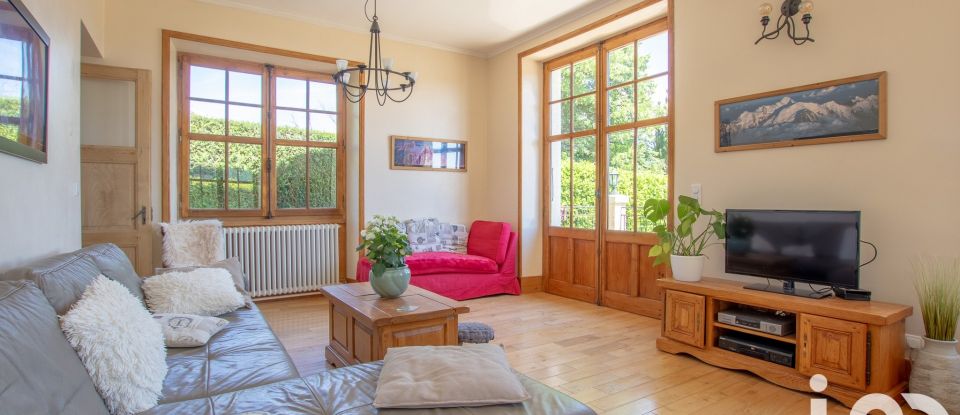 Mansion 5 rooms of 130 m² in Annecy (74000)