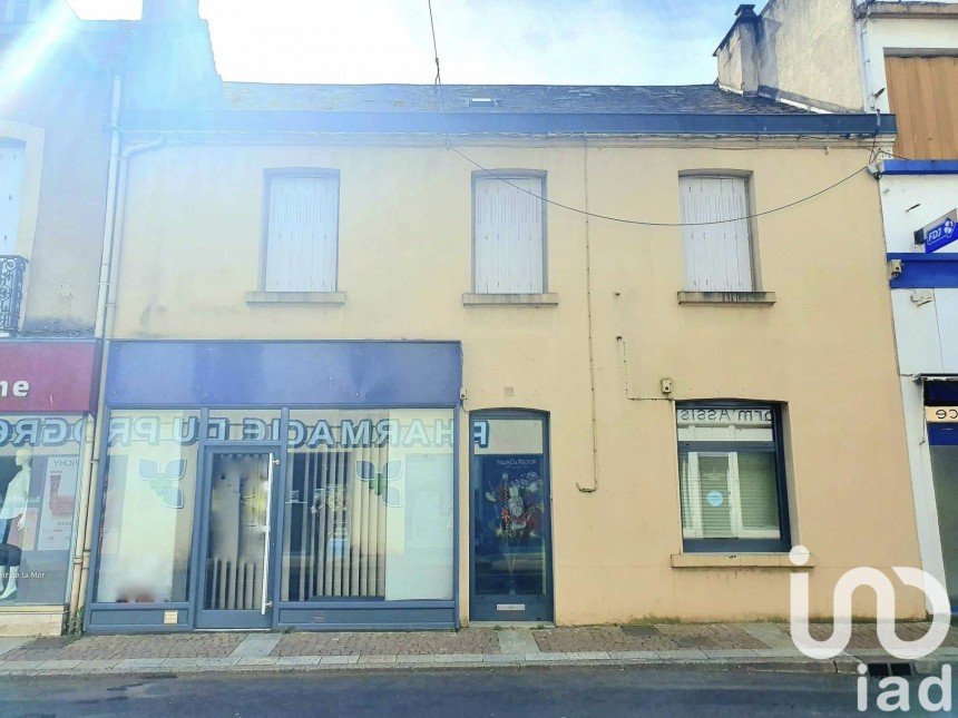 Building in Saint-Yrieix-la-Perche (87500) of 332 m²