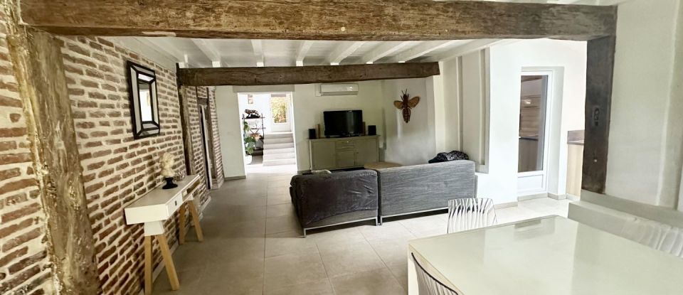 Maison 4 pièces de 100 m² à Rivière-Saas-et-Gourby (40180)