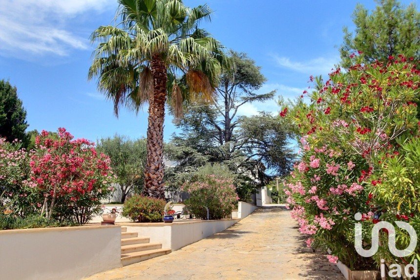 Traditional house 8 rooms of 185 m² in Bandol (83150)