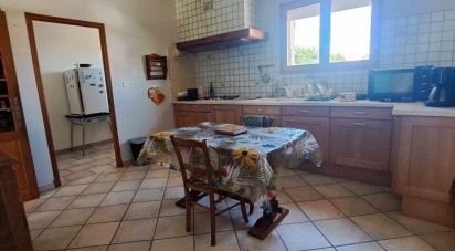 House 4 rooms of 160 m² in Pernes-les-Fontaines (84210)