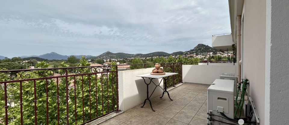 Apartment 4 rooms of 83 m² in Hyères (83400)