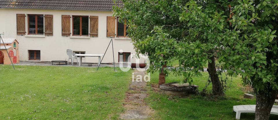 House 7 rooms of 117 m² in Évron (53600)