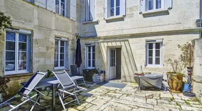 House 7 rooms of 250 m² in Tonnay-Charente (17430)