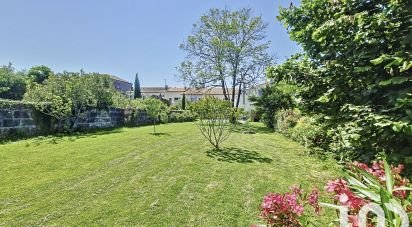 House 7 rooms of 250 m² in Tonnay-Charente (17430)