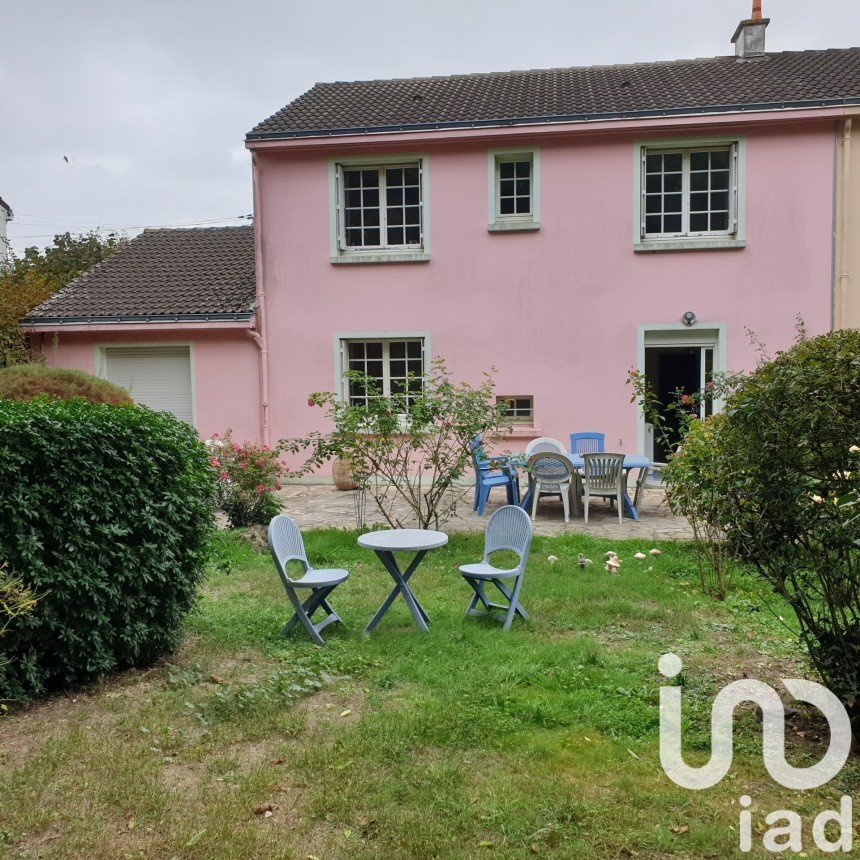 Maison traditionnelle 5 pièces de 107 m² à Nantes (44300)