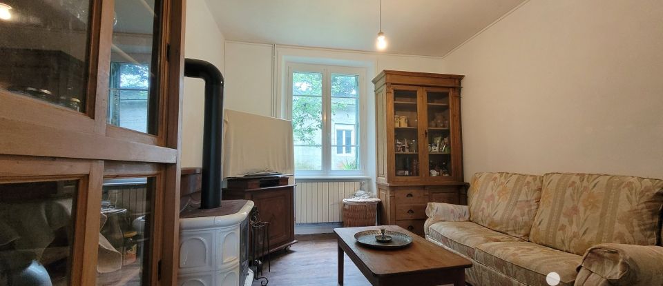 House 5 rooms of 100 m² in Saint-Goazec (29520)