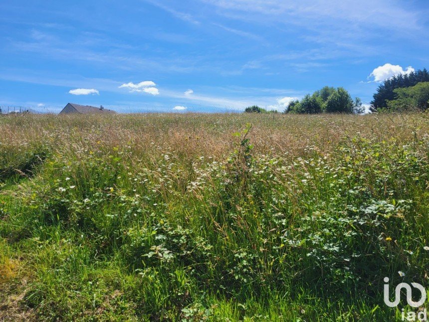 Terrain de 1 800 m² à Sadroc (19270)