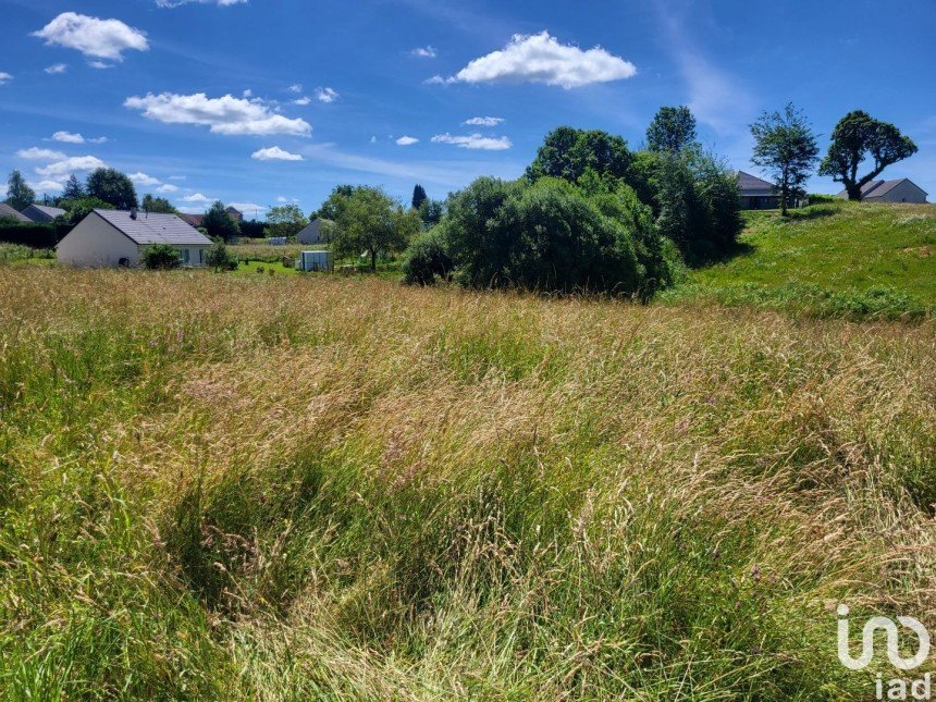 Terrain de 3 400 m² à Sadroc (19270)