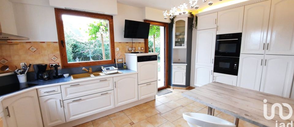 Maison 7 pièces de 211 m² à Langueux (22360)