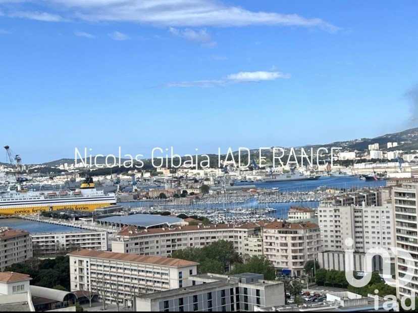 Appartement 5 pièces de 105 m² à Toulon (83000)